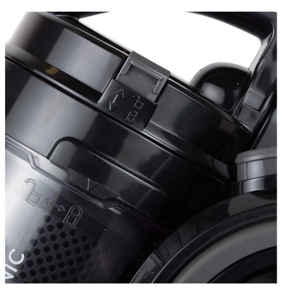 Aspirateur Black + Decker VM1480 compact et ergonomique