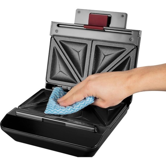 Appareil snack Russell Hobbs noir pour cuisson rapide de sandwichs