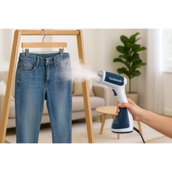 Vue du défroisseur à main Techwood TDV-1501 avec vapeur