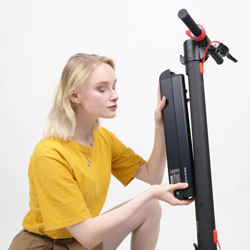 Trottinette électrique X8 vue globale batterie amovible
