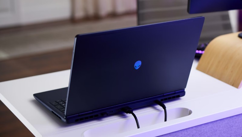 PC Gamer DELL 16 pouces carte graphique RTX 5070 performance