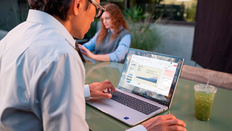 PC Portable Dell Pro 16 Plus Ultra 5 235U Silver vue avant