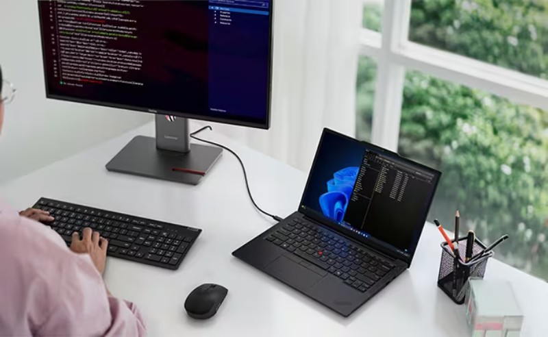 PC portable Lenovo clavier rétroéclairé français